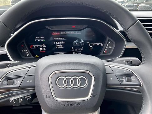 Used 2025 Audi Q3 2.0T Premium Plus w/ Premium Plus Package AWD/4WD image 34