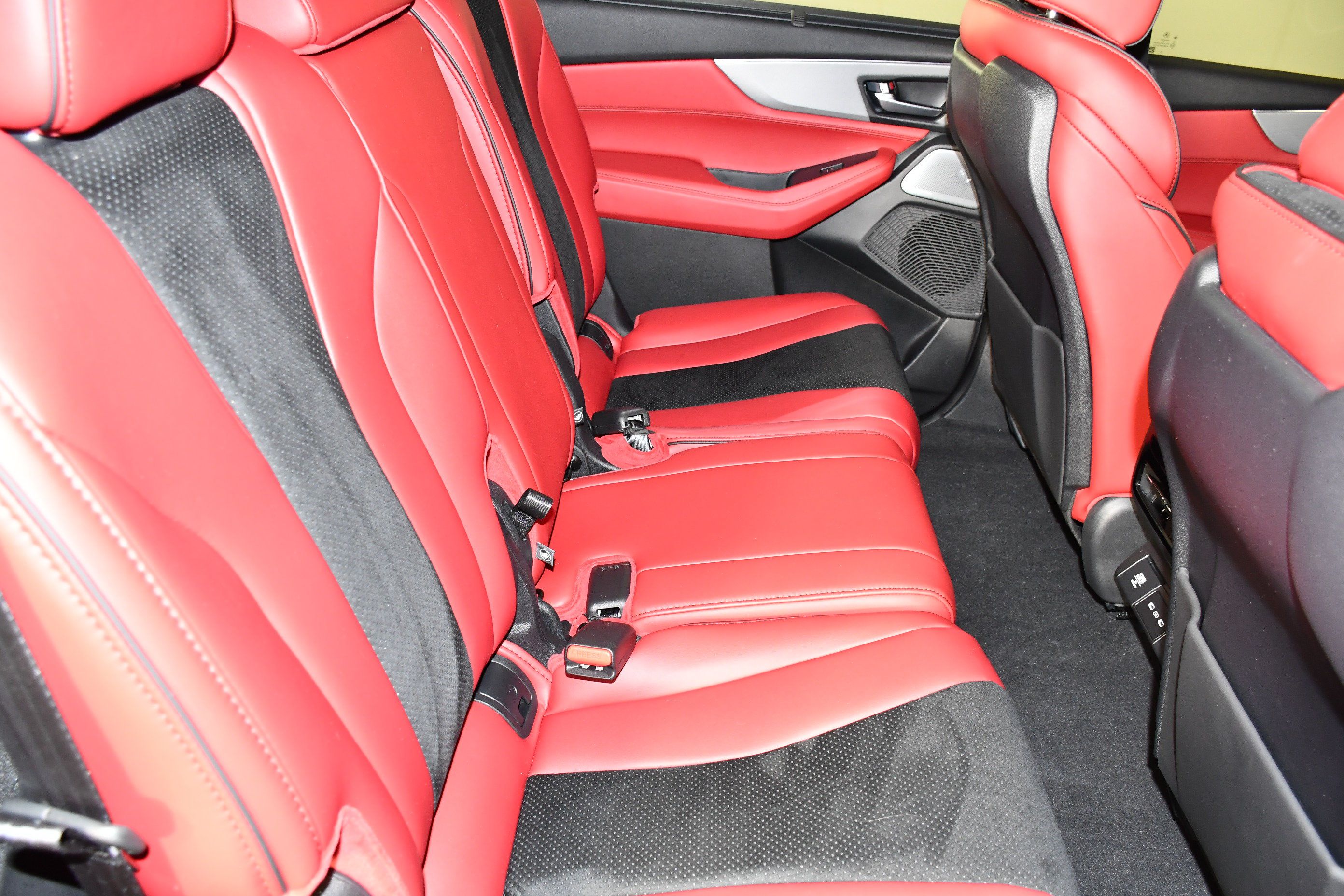 Used 2025 Acura MDX A-Spec AWD/4WD image 45