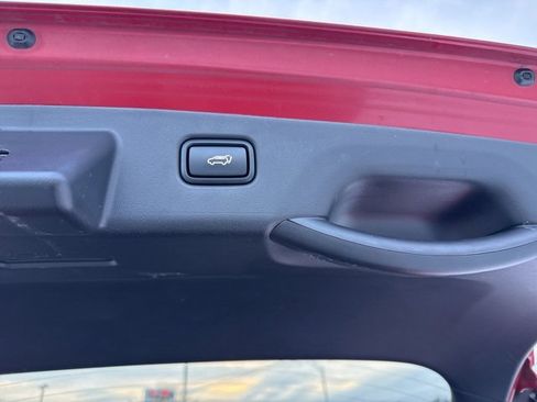 Used 2023 Kia Niro SX image 39