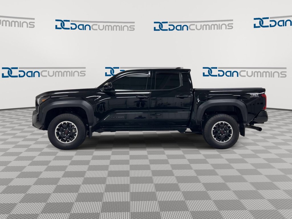 Used 2025 Toyota Tacoma TRD Off-Road AWD/4WD image 5