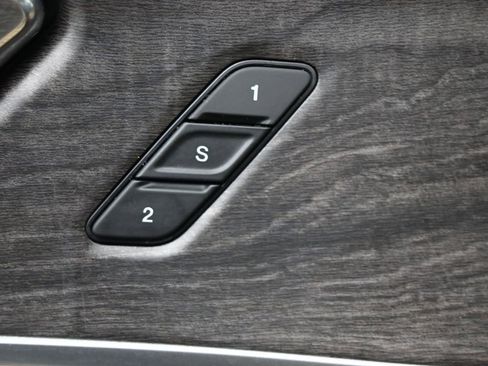 Used 2024 Jeep Grand Cherokee Limited w/ Luxury Tech Group II image 21