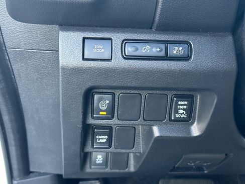 Used 2022 Nissan Frontier SV image 31