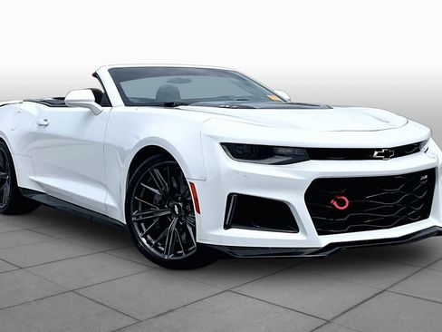 Used 2017 Chevrolet Camaro ZL1 RWD image 3