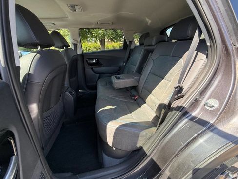 Used 2019 Kia Niro EX Premium FWD image 10