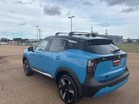 New 2026 Nissan Kicks SR w/ SR Premium Package image 2