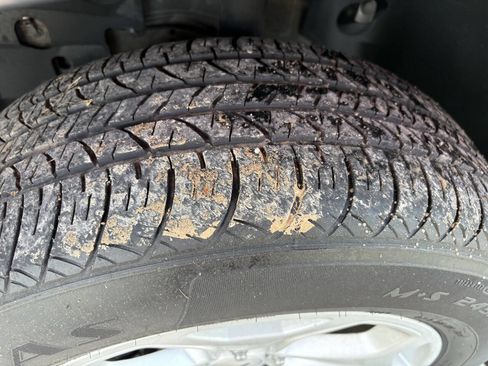 Used 2013 Ford Edge SE AWD/4WD image 12