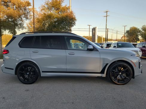 Used 2025 BMW X7 xDrive40i w/ M Sport Package image 2