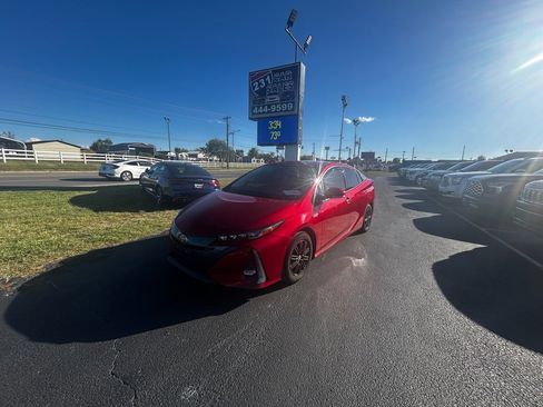 Used 2017 Toyota Prius Prime Advanced image 7