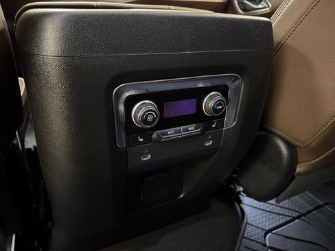 Used 2023 Chevrolet Tahoe High Country image 26