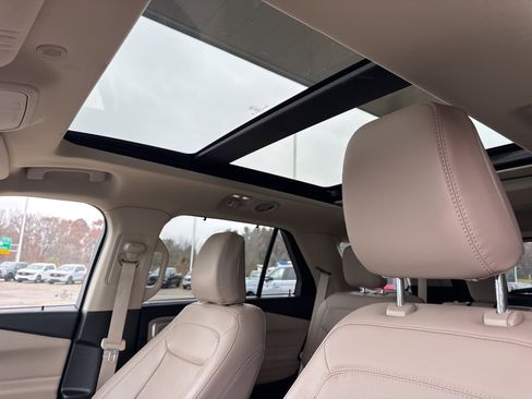 Certified 2023 Ford Explorer Limited w/ Limited Technology Package image 26