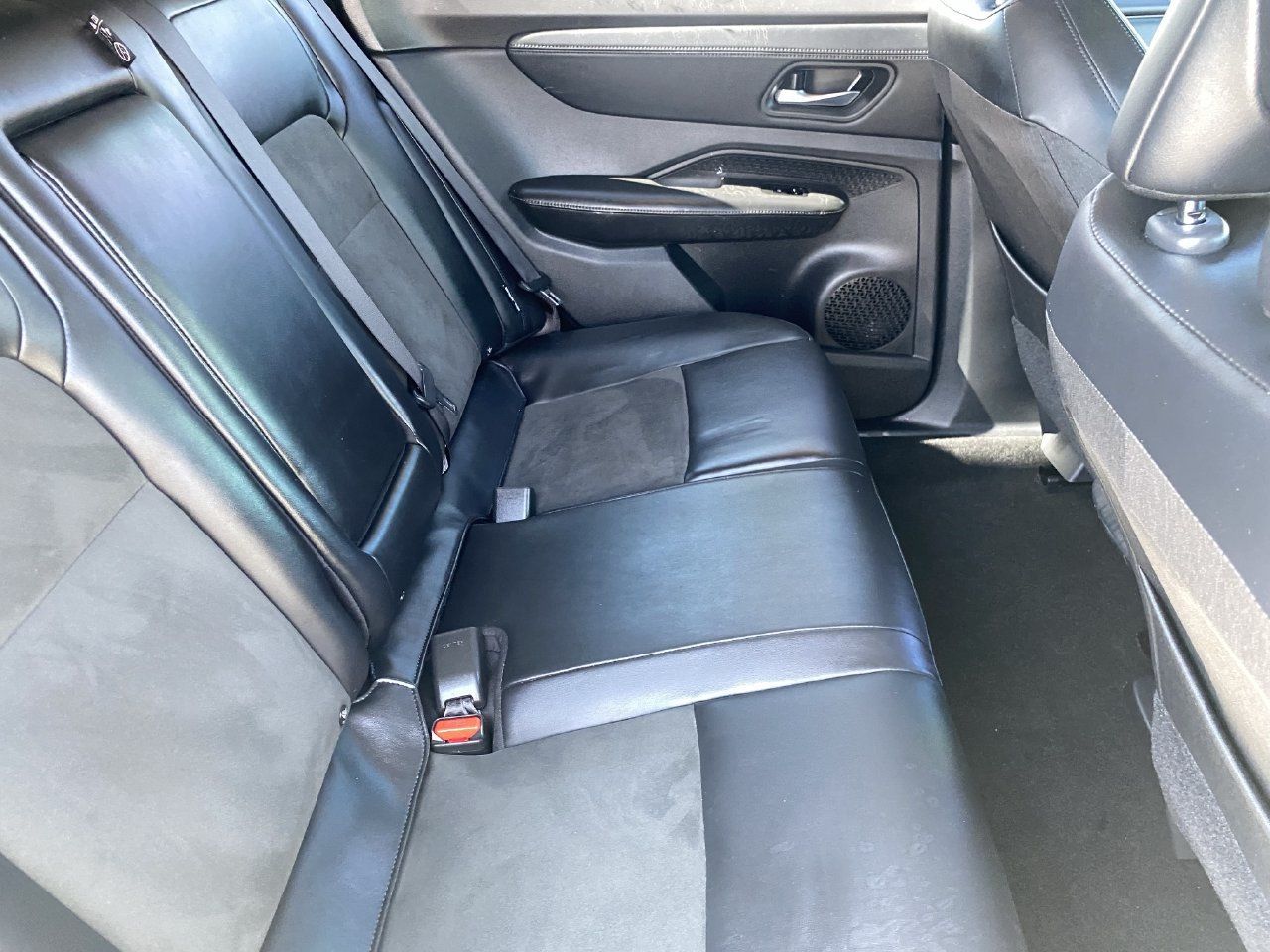 Certified 2024 Nissan Ariya FWD image 12