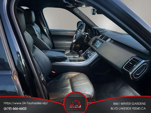 Used 2015 Land Rover Range Rover Sport SE image 18