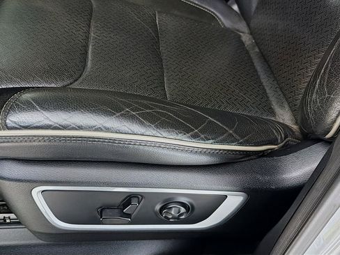 Used 2019 RAM 1500 Laramie AWD/4WD image 23