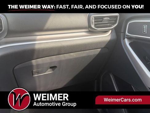 Used 2022 Ford Explorer XLT w/ Equipment Group 202A AWD/4WD image 25