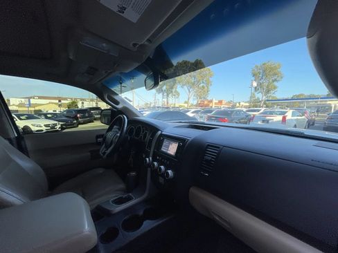 Used 2017 Toyota Sequoia Platinum RWD image 12
