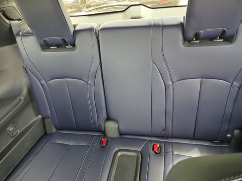 New 2026 INFINITI QX60 Sport image 8