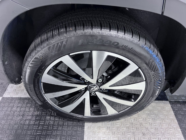 Certified 2023 Volkswagen Taos SE FWD image 14
