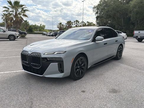 Certified 2025 BMW 760i xDrive AWD/4WD image 8