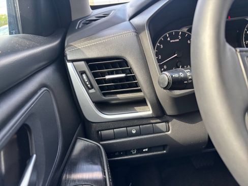 Used 2025 Nissan Rogue SV FWD image 35