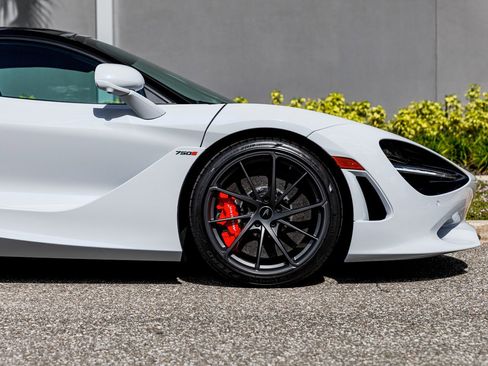 New 2026 McLaren 750S image 11