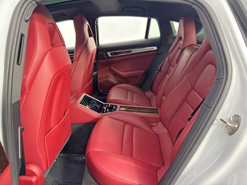 Used 2022 Porsche Panamera 4S w/ Premium Package image 48