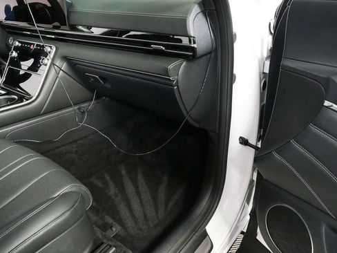 Used 2025 Genesis GV80 2.5T AWD/4WD image 24