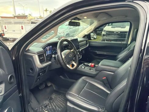 Used 2024 Ford Expedition Max XLT RWD image 4