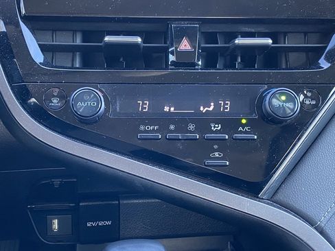 Used 2023 Toyota Camry SE image 17