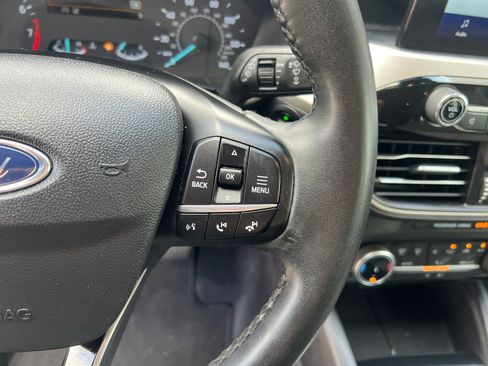Used 2022 Ford Escape SE w/ SE Sport Appearance Package FWD image 25