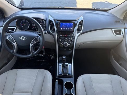 Used 2016 Hyundai Elantra GT image 17