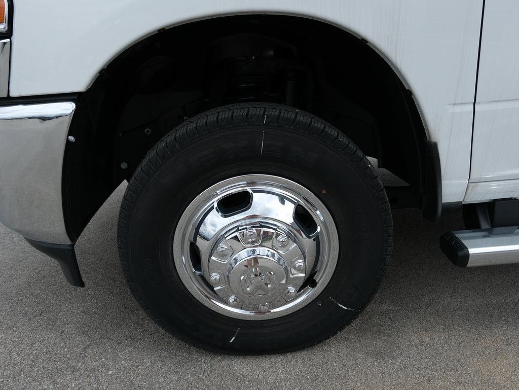 New 2024 RAM 3500 Tradesman AWD/4WD image 10