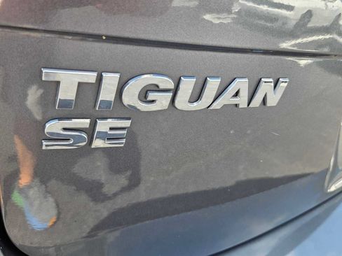 Used 2018 Volkswagen Tiguan SE FWD image 16