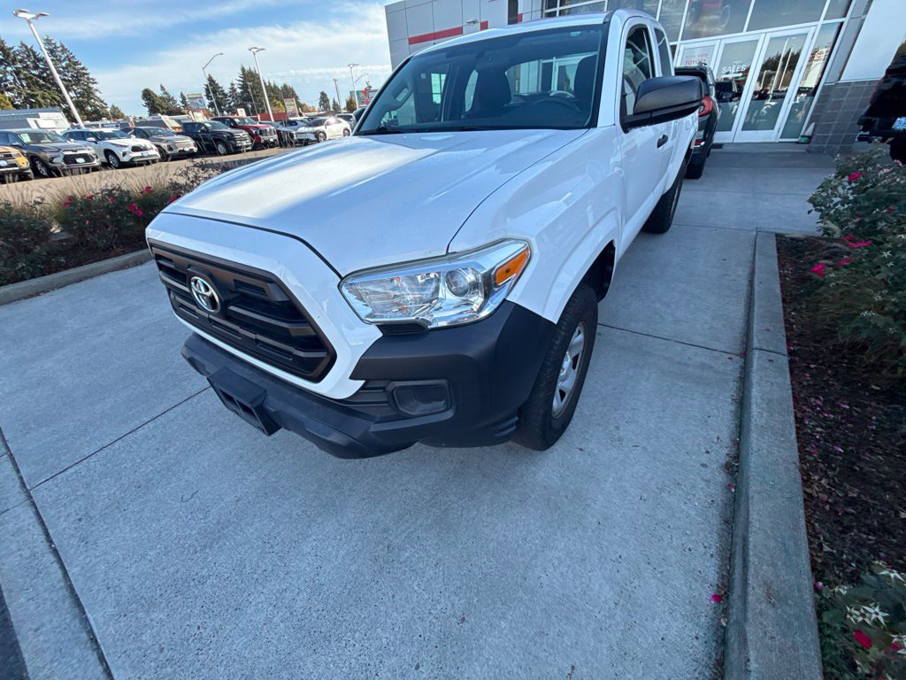 Used 2017 Toyota Tacoma SR RWD image 1