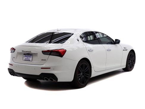 Used 2024 Maserati Ghibli Modena Q4 AWD/4WD image 4