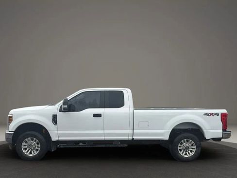 Used 2019 Ford F250 XL w/ STX Appearance Package AWD/4WD image 2
