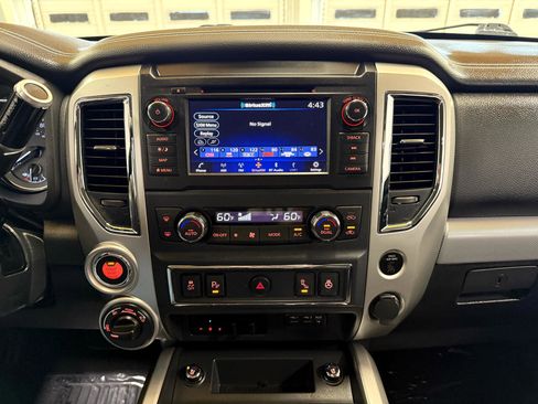 Used 2019 Nissan Titan PRO-4X w/ Pro-4x Convenience Package image 17