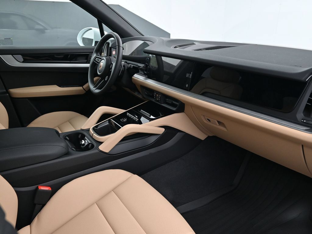 Certified 2026 Porsche Cayenne AWD/4WD image 13