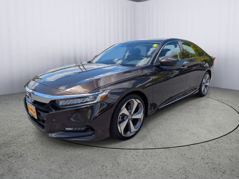 Certified 2018 Honda Accord Touring image 6