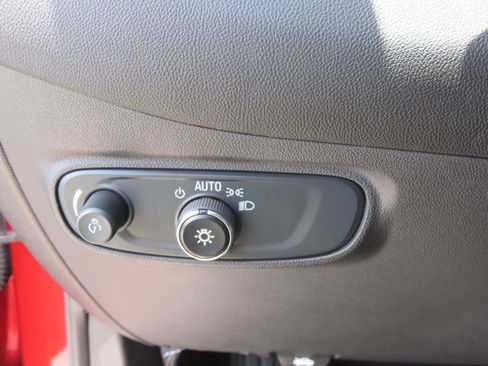 Used 2022 Chevrolet Equinox LT FWD image 27