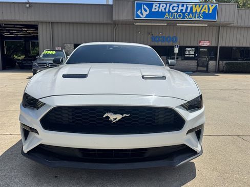 Used 2021 Ford Mustang Premium RWD image 4