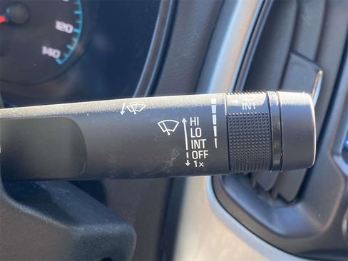 Used 2022 Chevrolet Colorado LT w/ Chrome Appearance Package image 23