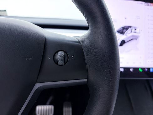 Used 2023 Tesla Model Y Performance image 31