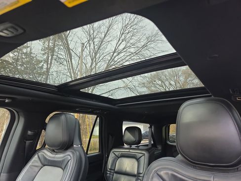 Used 2019 Lincoln Navigator L Reserve AWD/4WD image 34