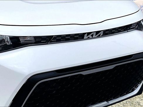 Used 2023 Kia Soul LX FWD image 33