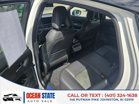 Used 2024 Nissan Ariya AWD image 11