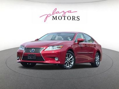 Used 2015 Lexus ES 300h w/ Navigation System Package