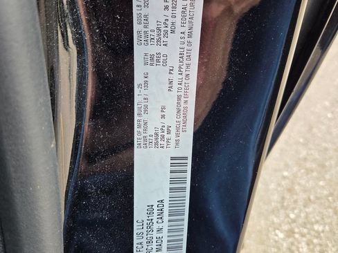 Used 2025 Chrysler Pacifica Select FWD image 29