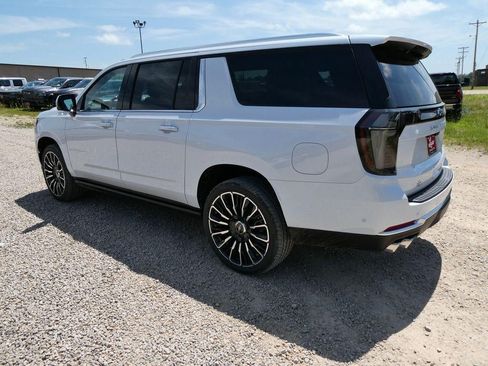 New 2026 Chevrolet Suburban High Country AWD/4WD image 6