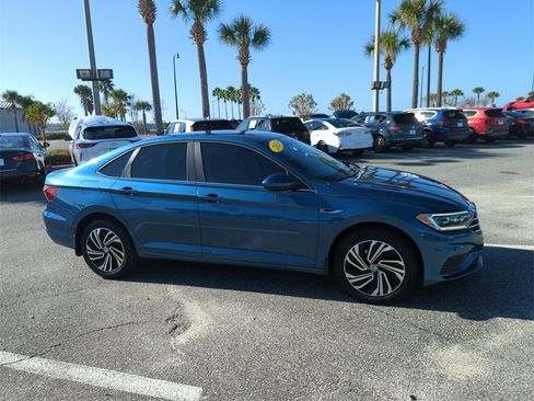 Used 2020 Volkswagen Jetta SEL image 2