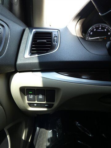 Used 2015 Acura TLX w/ Technology Package FWD image 22